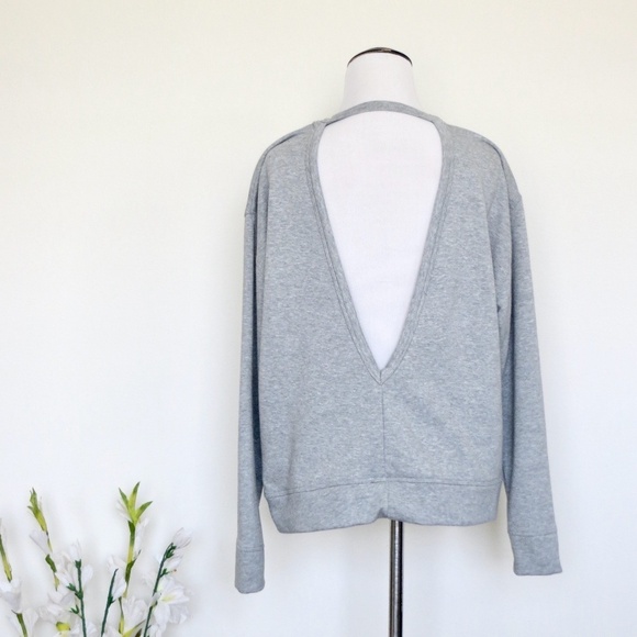 NEW! Nike Dri Fit Versa Sweatshirt Open Back Gray SZ S - Picture 7 of 9